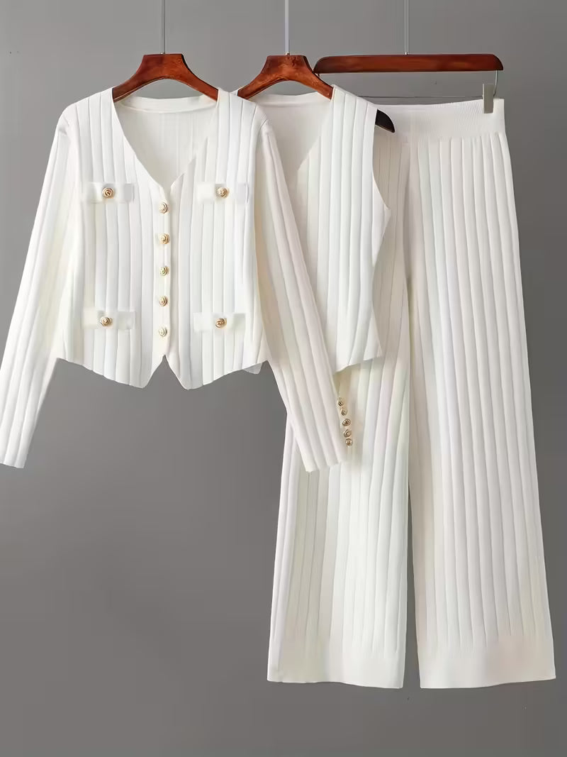 Women's fashionable and casual style set featuring a chiffon shawl and inner strappy printed pants, a daily casual 3pcs set