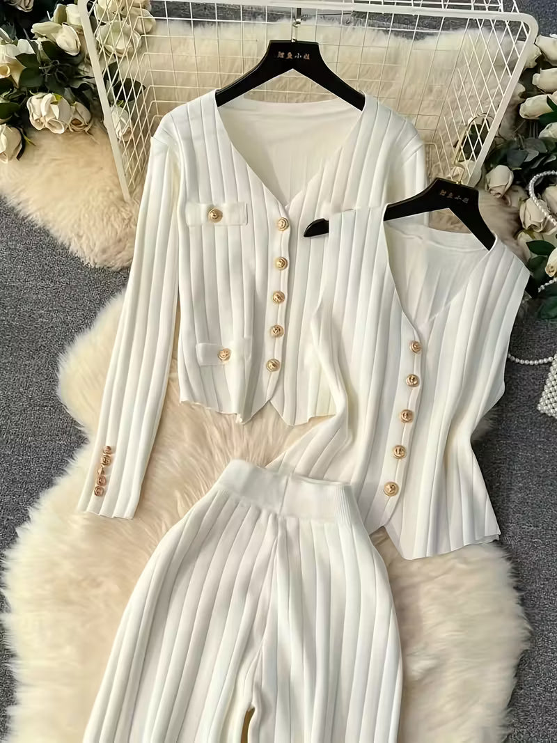 Women's fashionable and casual style set featuring a chiffon shawl and inner strappy printed pants, a daily casual 3pcs set