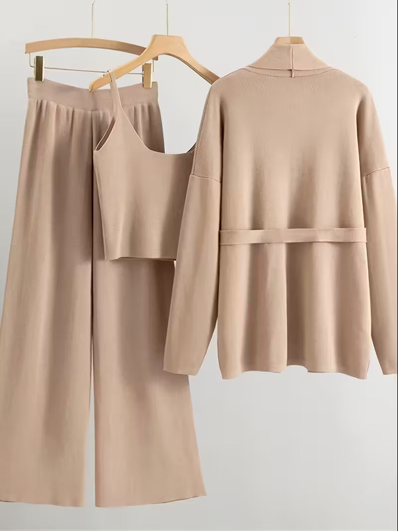 Women's fashionable and casual style set featuring a chiffon shawl and inner strappy printed pants, a daily casual 3pcs set