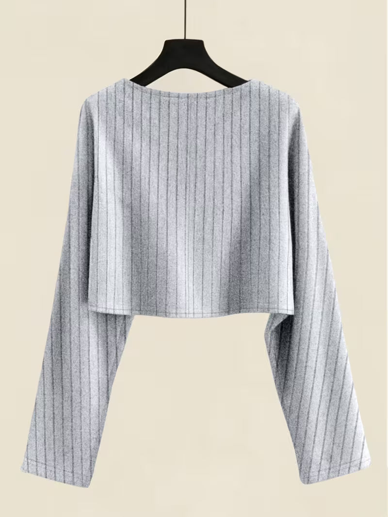 Women's fashionable and casual style set featuring a chiffon shawl and inner strappy printed pants, a daily casual 3pcs set