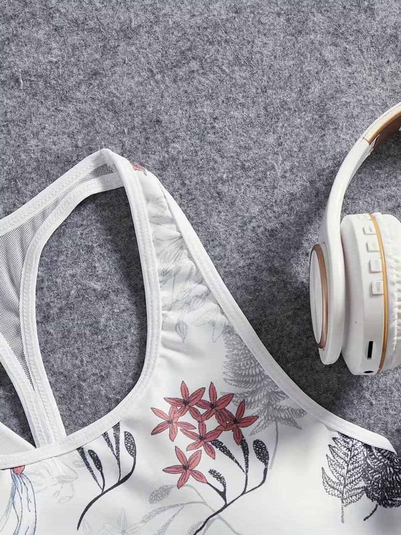 Women's fashionable and casual style set featuring a chiffon shawl and inner strappy printed pants, a daily casual 3pcs set