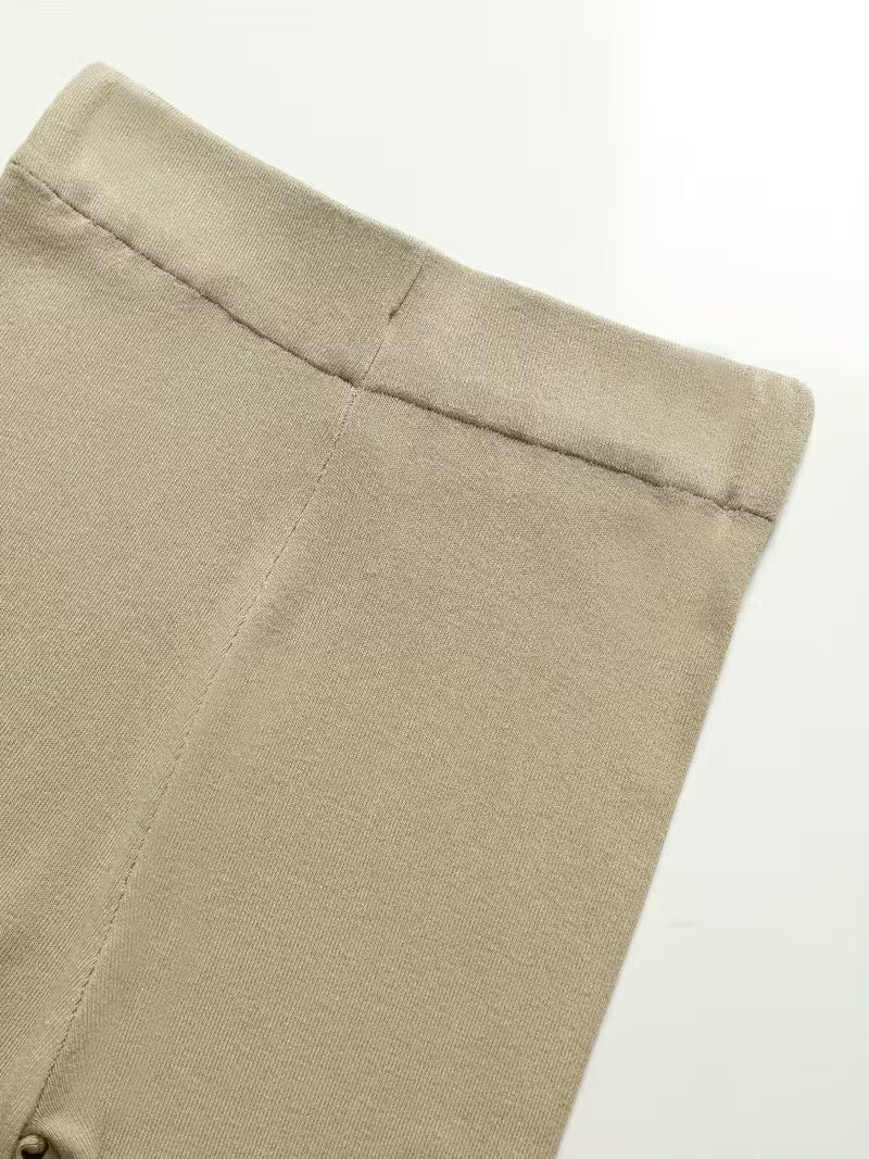 Women's fashionable and casual style set featuring a chiffon shawl and inner strappy printed pants, a daily casual 3pcs set