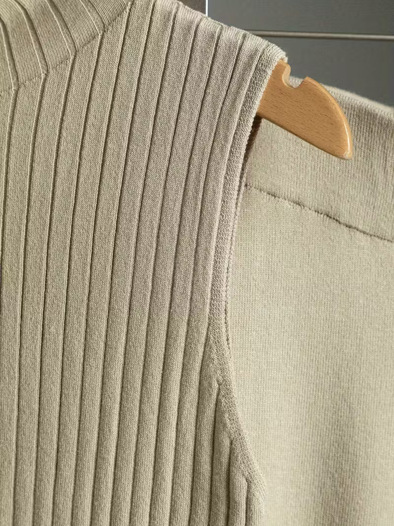 Women's fashionable and casual style set featuring a chiffon shawl and inner strappy printed pants, a daily casual 3pcs set